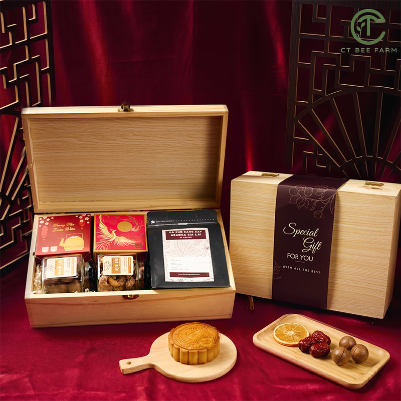 Set Quà Trung Thu 2026 Tinh Tế Cho Đoàn Viên Trọn Vẹn Set quà trung thu với cà phê kèm hạt dinh dưỡng & bánh nướng - hộp gỗ cao cấp